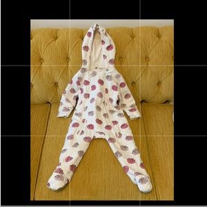 Monica and Andy Snuggle Up Bunting